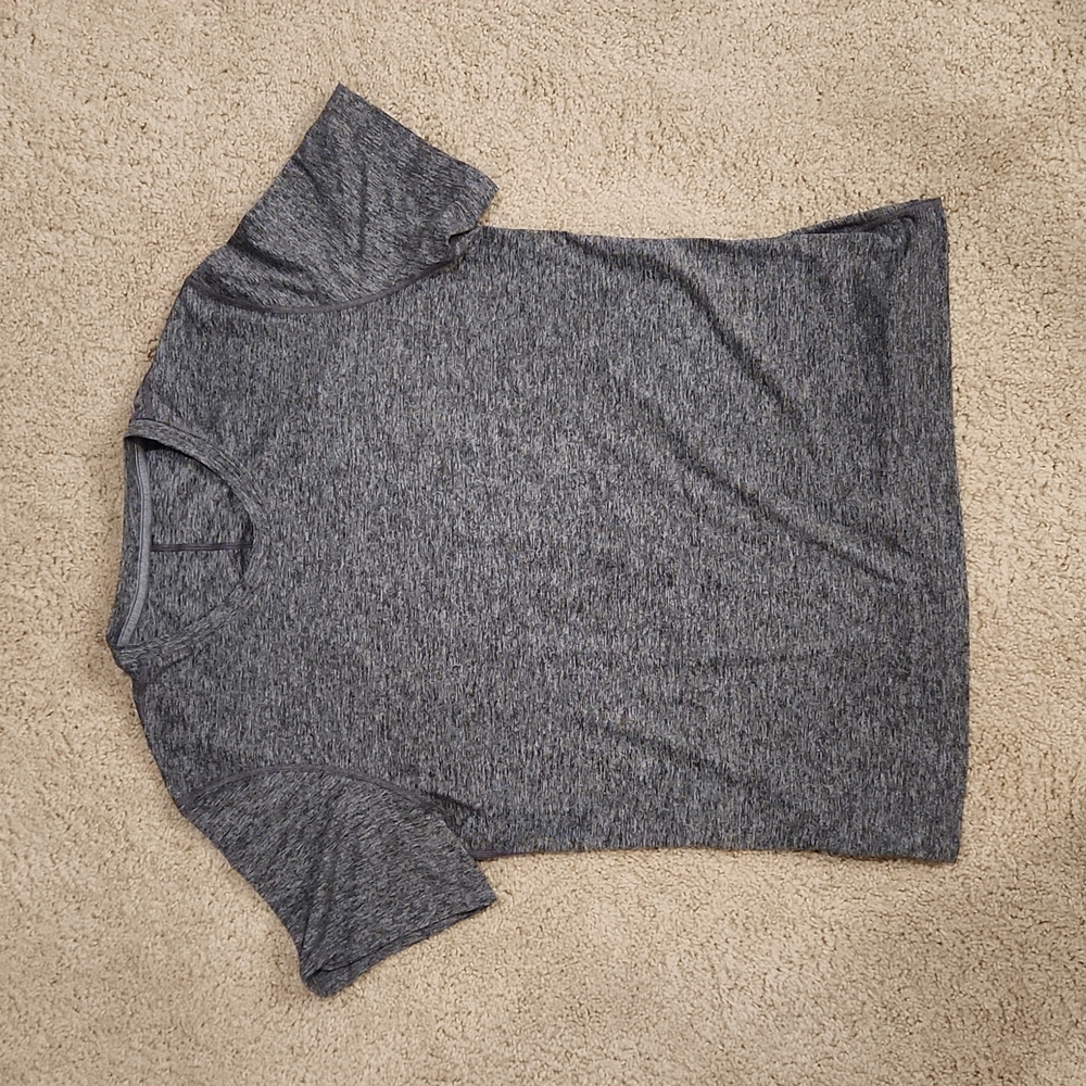 Like new Lululemon workout tee